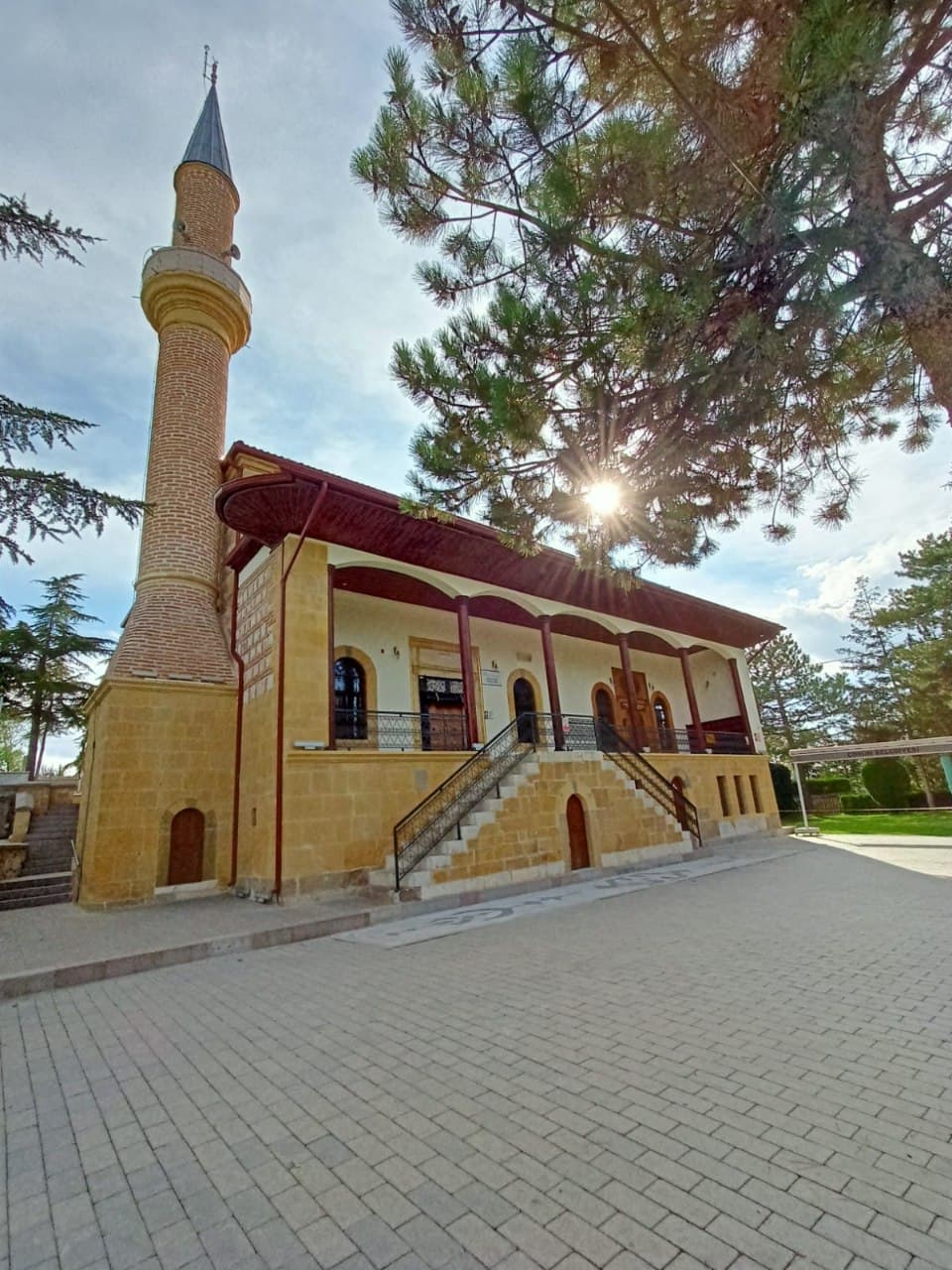 جامع حِدِرلِك ومقامات الصحابة